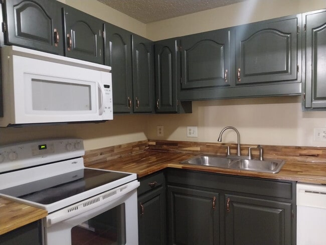 Photo - 120 Arcadia Ln