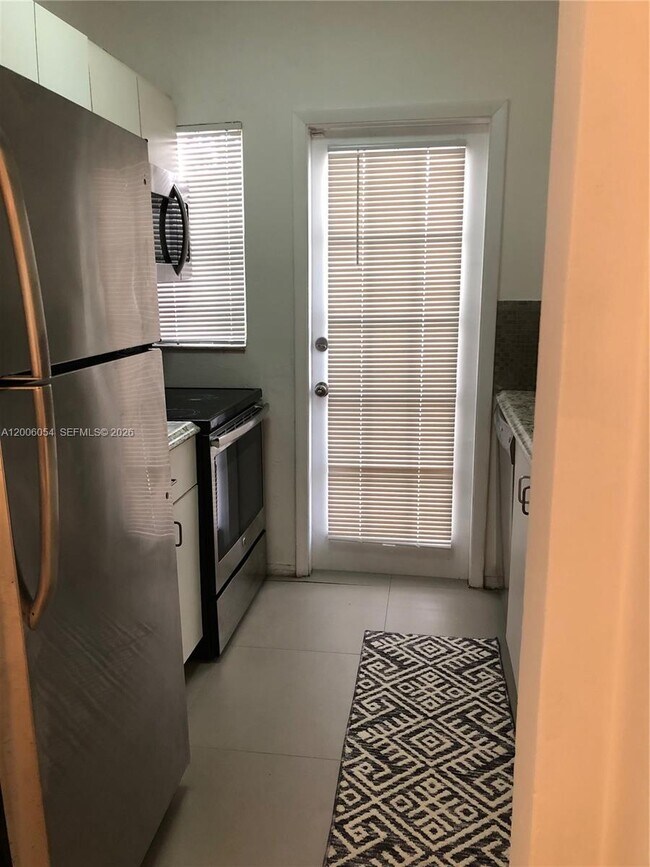 Photo - 911 Meridian Ave Unit 105