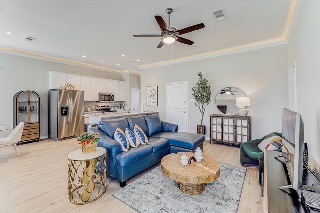 Photo - 416 Sonata St