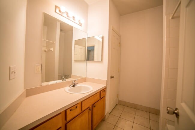 Photo - 943 NW 21 Ave