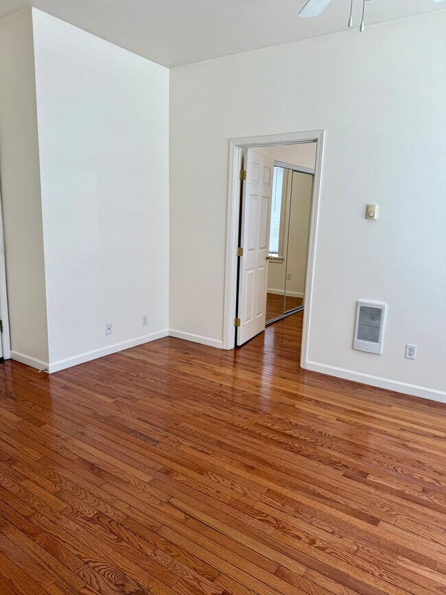 Photo - Vancouver Ave.