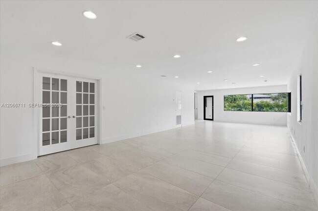 Photo - 1215 NE 110th St