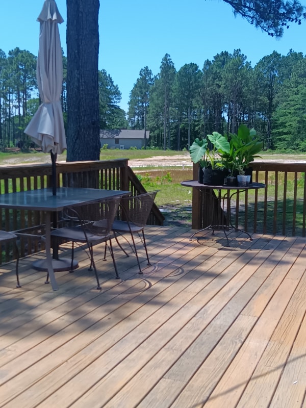 Photo - 255 Rowe Ave