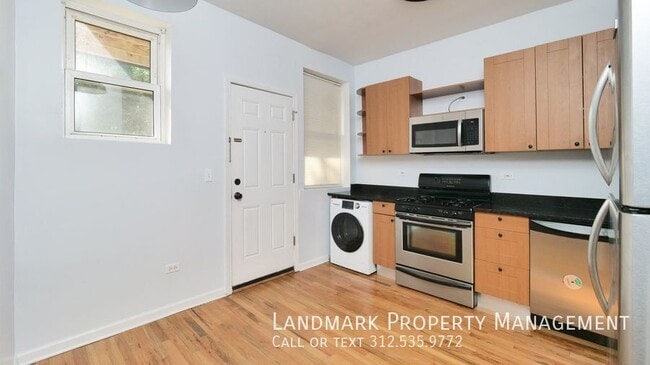 Photo - 4748 N Washtenaw Ave Unidad #2