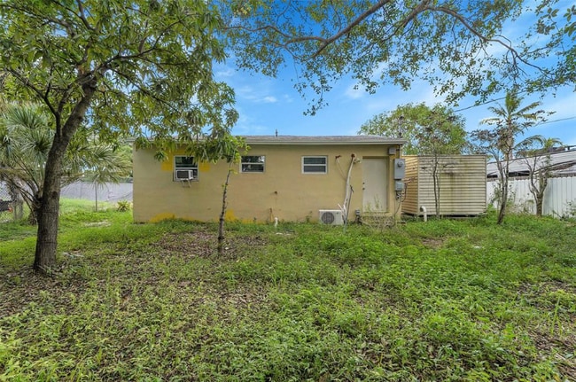 Photo - 2403 SW 8th St