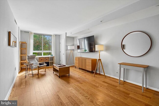 Photo - 350 G St SW Unit N511