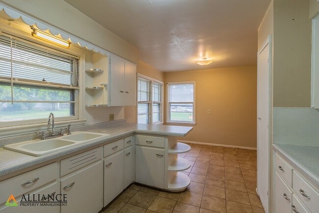 Photo - 1845 College Heights Rd Unit 01 (Main)