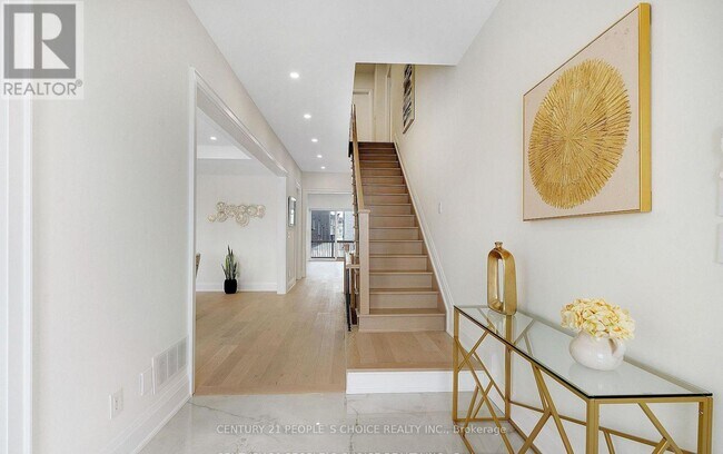 Photo - 8915 Heritage Rd