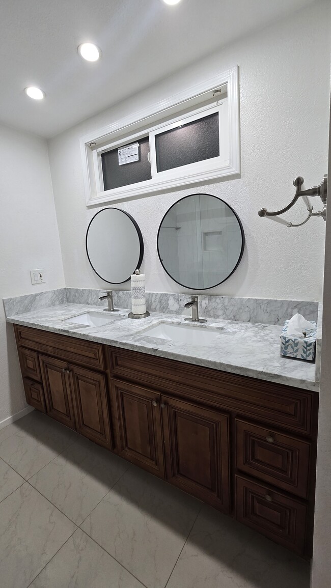 Building Photo - 11057 Dudley Way