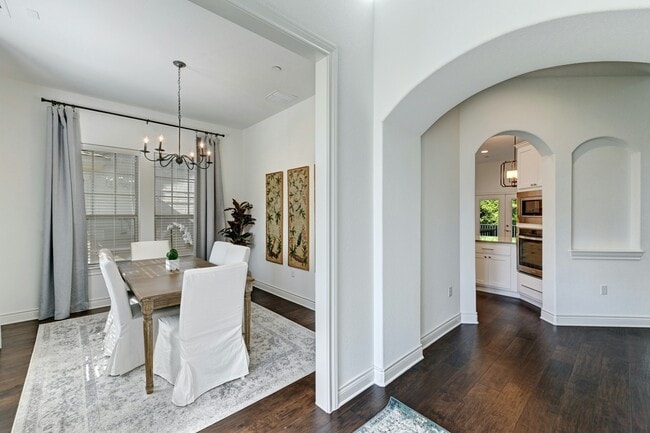 Photo - 2400 Winsted Ln