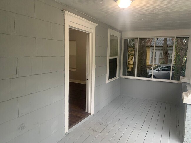Photo - Remodeled Bungalow Ready to Rent $1425 Casa