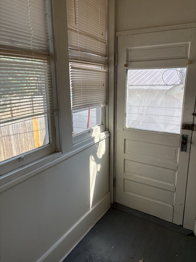 423 6th Ave Unit B
