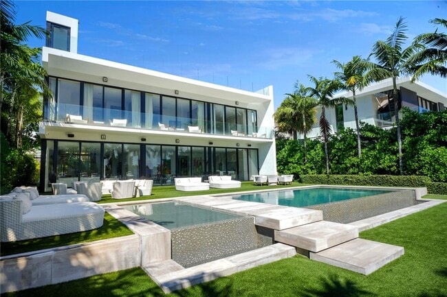 Photo - 5501 Pine Tree Dr