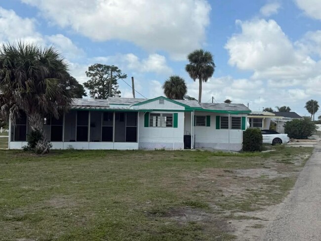 Building Photo - North Fort Myers Unit