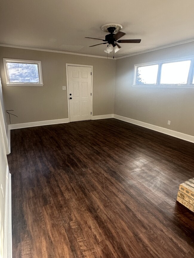 Photo - 1320 Lambard Dr