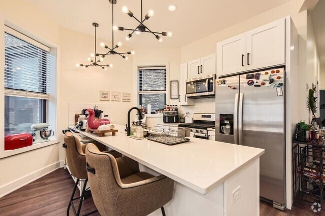 Building Photo - 5 bedroom in Chicago IL 60613 Unit 1 Rental