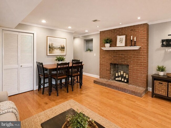 Photo - 1421 T St NW Unidad 1