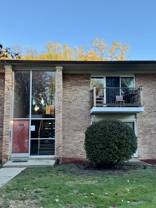 Building Photo - 1261 Island Dr Unit Entire  202