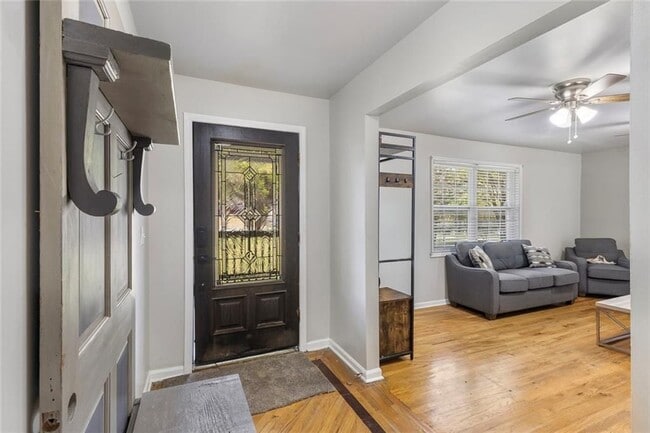 Photo - 1246 Elgin Way