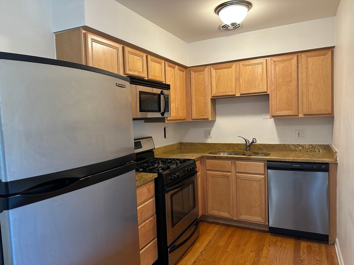 Photo - 1415 W Lunt Ave Unit 408