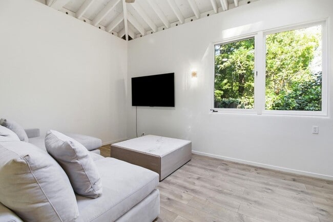 Photo - 64 Alejandra Ave