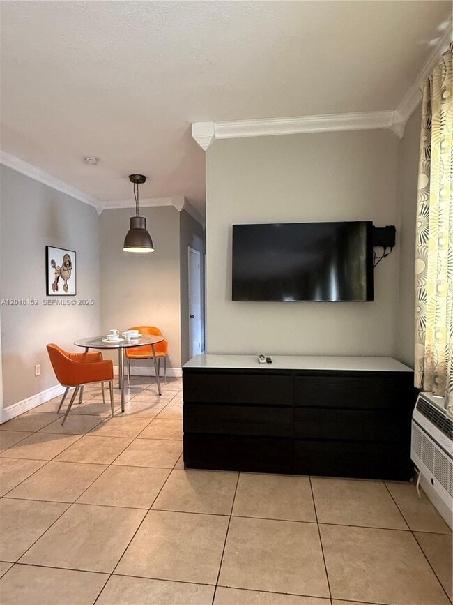 Photo - 7710 Harding Ave Unidad 7
