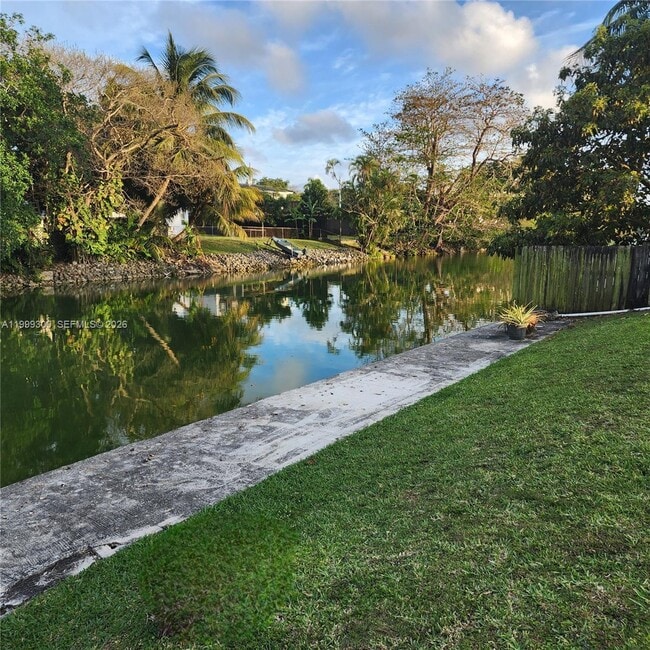 Photo - 3325 S Lake Dr