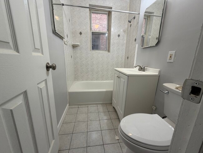 237 Lexington Ave 2R - 243 Lexington Ave