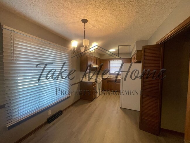 Photo - Charming 2-Bed, 2-Bath Duplex in South Springfield – Prime Location!