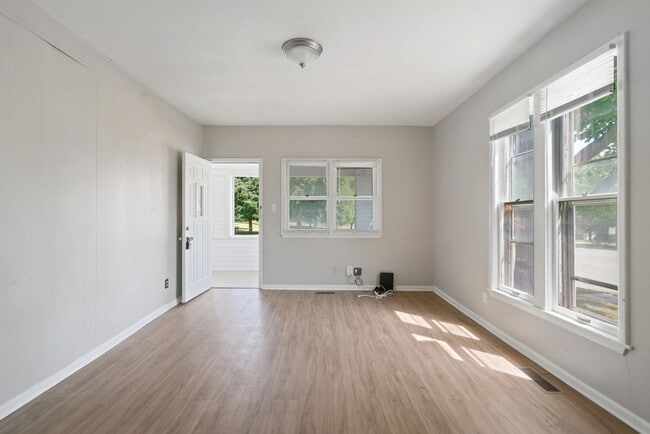 Photo - 2321 Iowa St - Cedar Falls