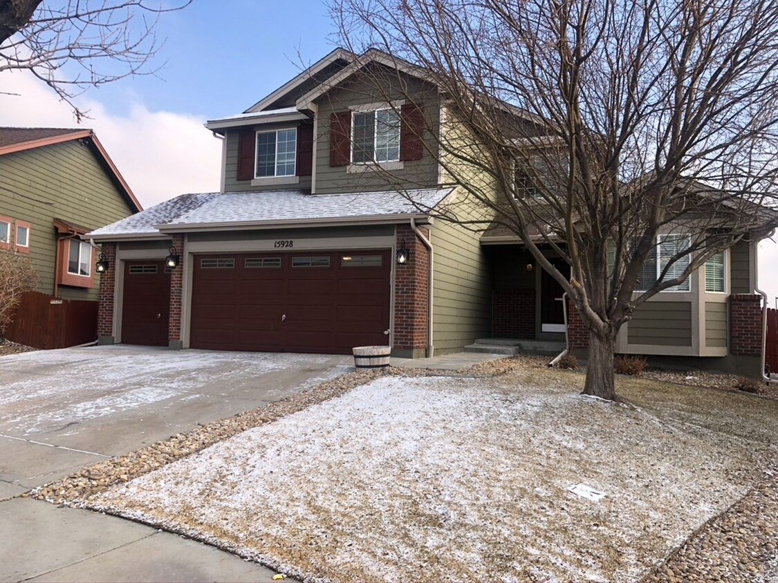 Large 4 bedroom Home in Commerce City - Large 4 bedroom Home in Commerce City