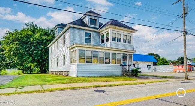 Building Photo - 205 W Fulton St Unit 2nd Floor