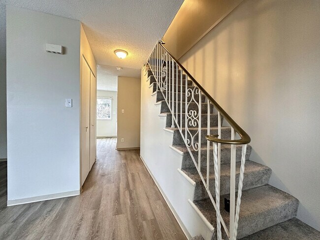 Photo - 14210-14103 103 Ave NW