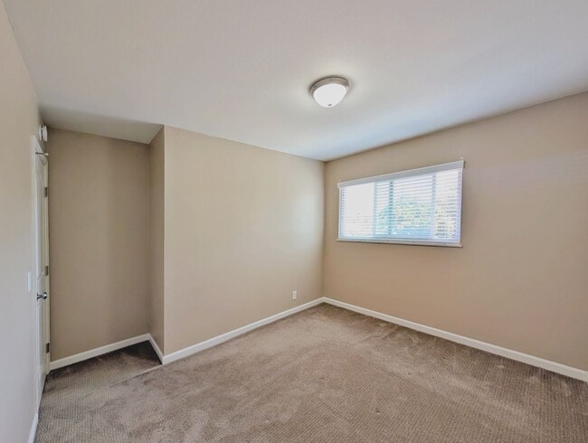 2040 Orange Ave Unit C