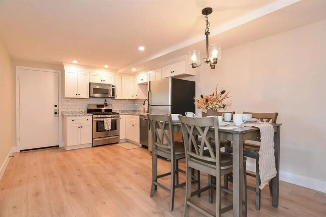 Photo - Salem NH Unit 3