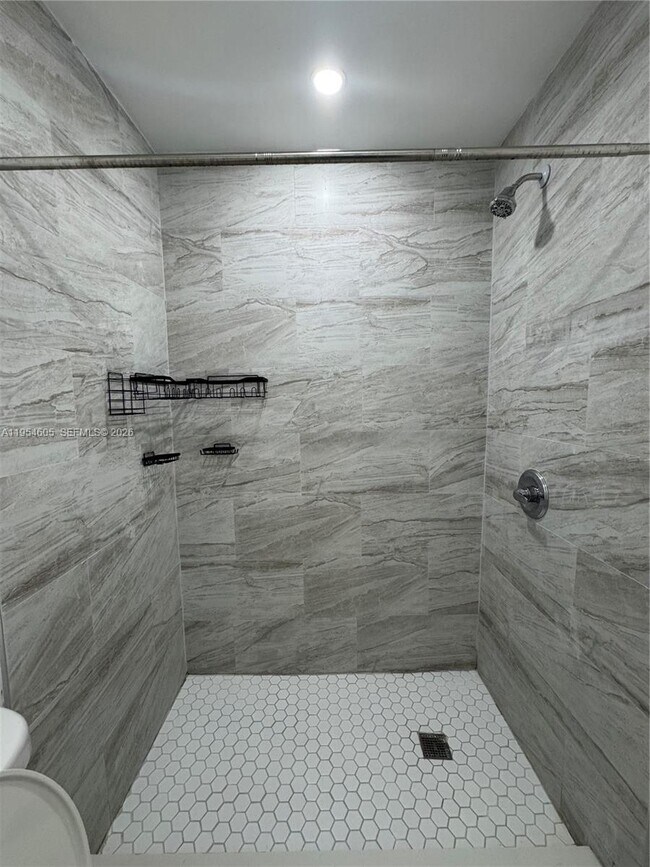 Photo - 6304 Buchanan St