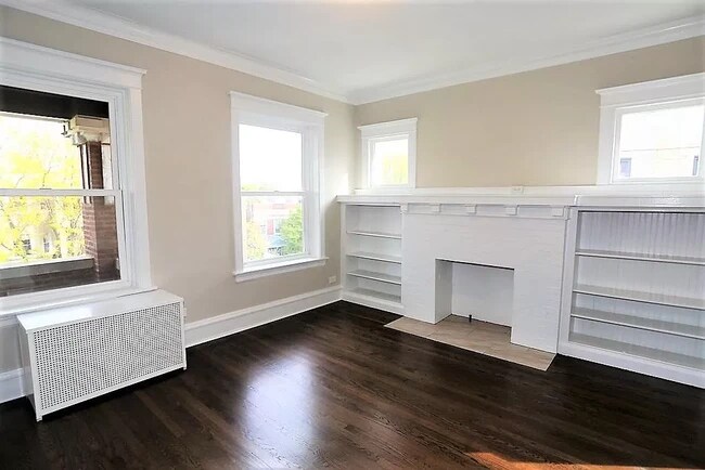 Building Photo - 1437 W Carmen Ave Unit 1F