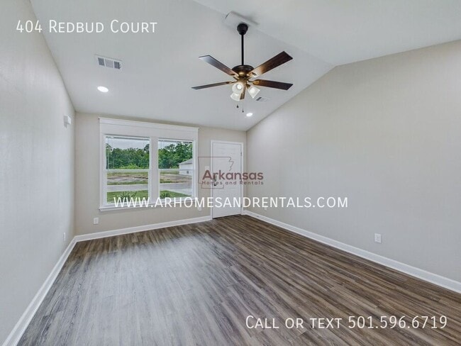 Photo - 404 Redbud Ct
