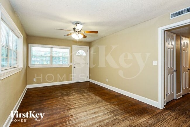 Photo - 6421 Burgundy Rd S
