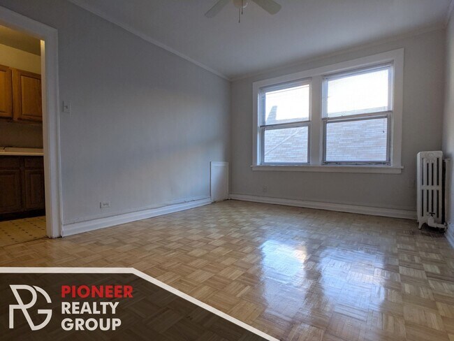 Photo - 711 W Belmont Ave Unit 404