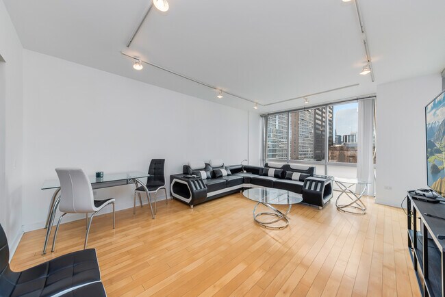 Photo - 8 E Randolph St Unit 2107
