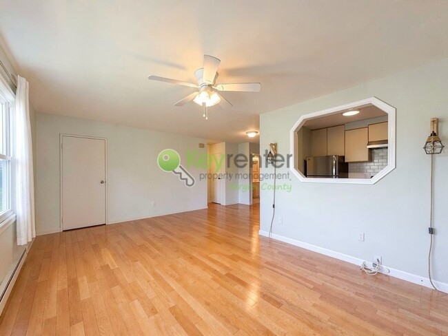 Photo - Lake View Apartment in a Peaceful Park Ridge Community