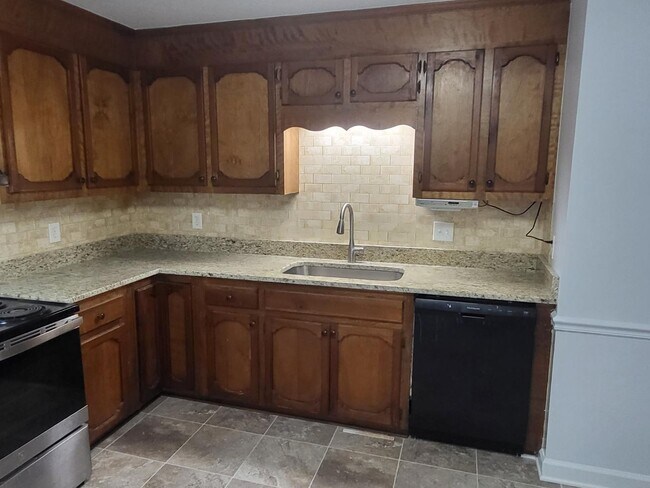 Photo - 3000 Jamestown Dr