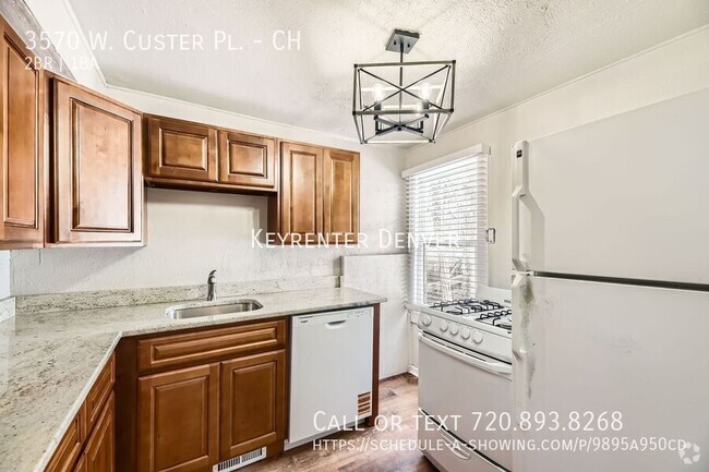 Building Photo - "Modern 2-Bedroom Carriage House in the He... Unit CH