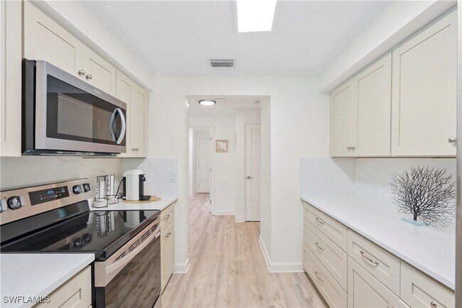 Photo - 2125 Marina Dr