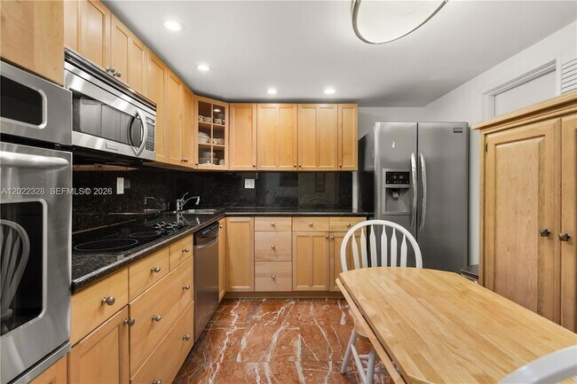 210 Seaview Dr Unit 611
