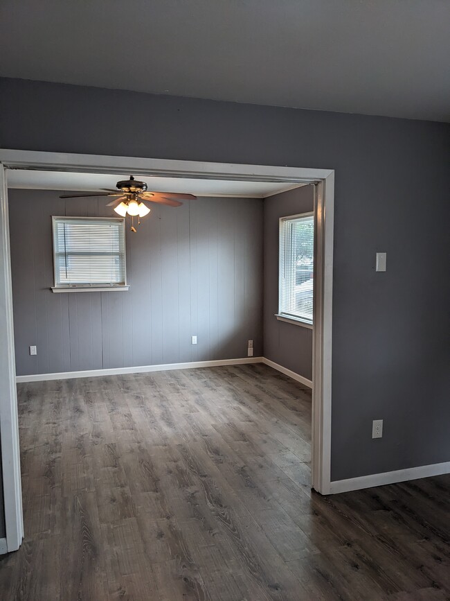 Photo - 4513 Temple St