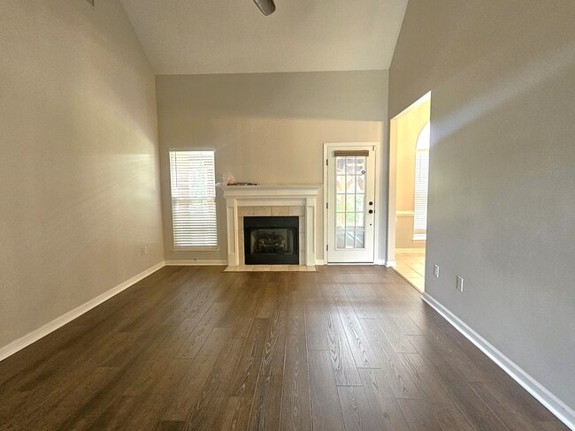 Photo - 309 Burgamy Way