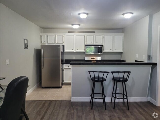 Building Photo - 304 E 33rd St Unit 14 Rental