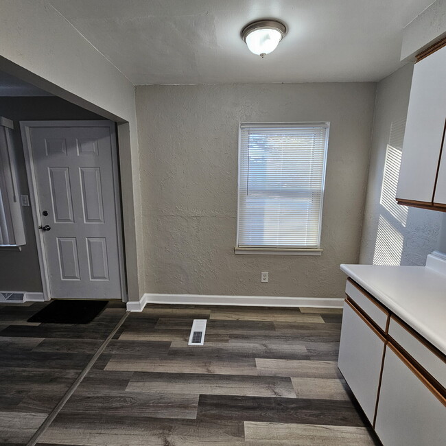 Photo - 3 Bedroom, 1 Bath Ranch w/ Fresh Updates Throughout. Spacious Living Room w/ New Laminate Floorin...